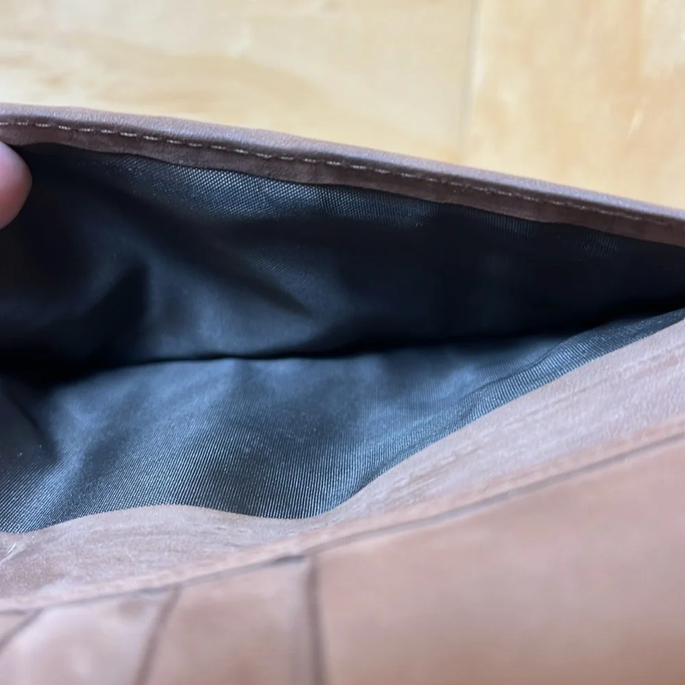EUC Brown Calf Leather Unisex Bifold Wallet